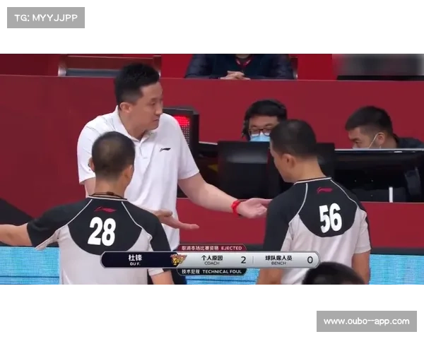 VAR 铁证!维尼修斯世俱杯假摔染黄 阿隆索零容忍引争议 VAR 铁证!维尼修斯世俱杯假摔染黄 阿隆索零容忍引争议